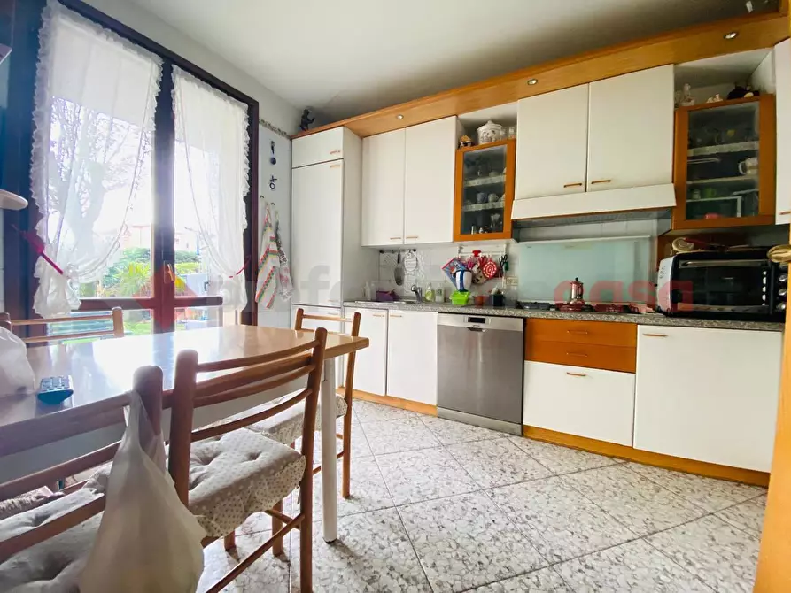Immagine 12 di Villetta a schiera in vendita  in Via salvo d'acquisto, 13 a Casalgrande