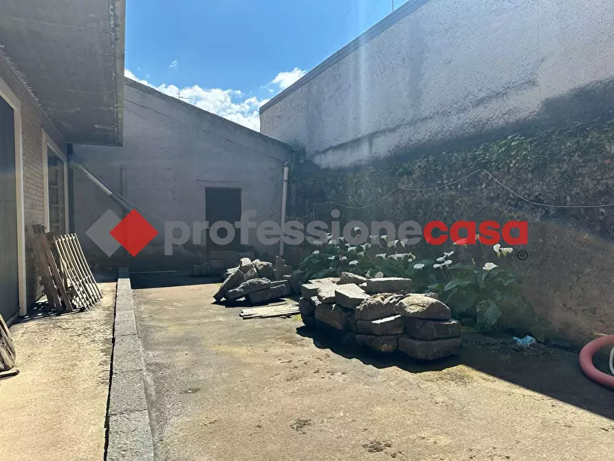 Immagine 3 di Palazzo in vendita  in Via II Retta Levante, 250 a Belpasso