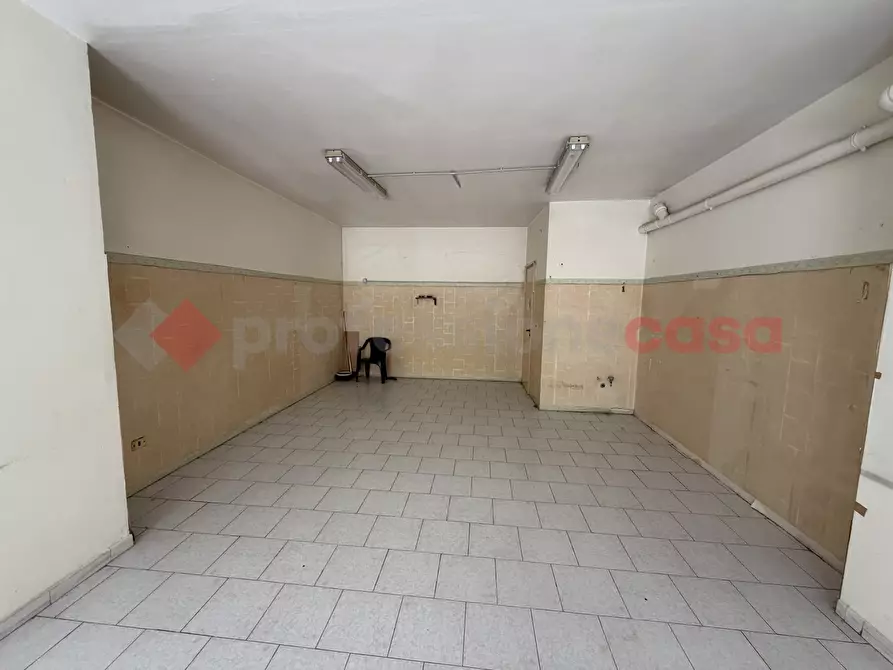 Immagine 7 di Negozio in vendita  in Via Lugnano, snc a Santa Maria Capua Vetere