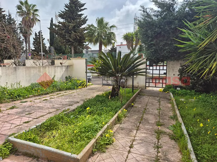 Immagine 42 di Villa in vendita  in Piazza DELLE ORCHIDEE, 18 a Brindisi