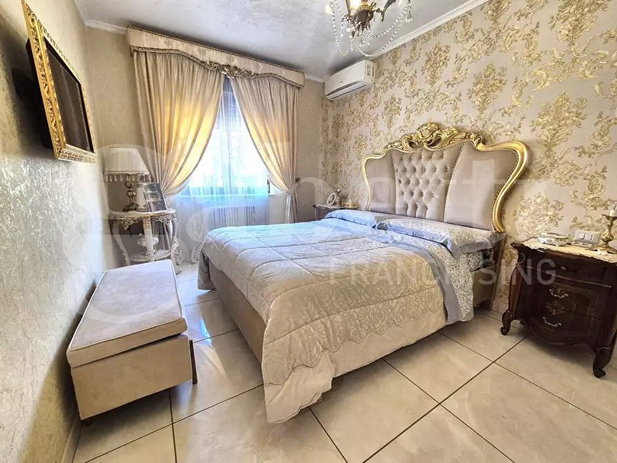 Immagine 7 di Appartamento in vendita  in Vico II s.m. avvocata a Napoli