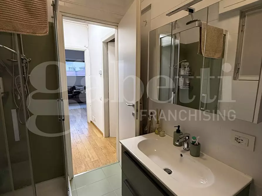 Immagine 23 di Palazzo in vendita  in Via Madruzza, snc a Como