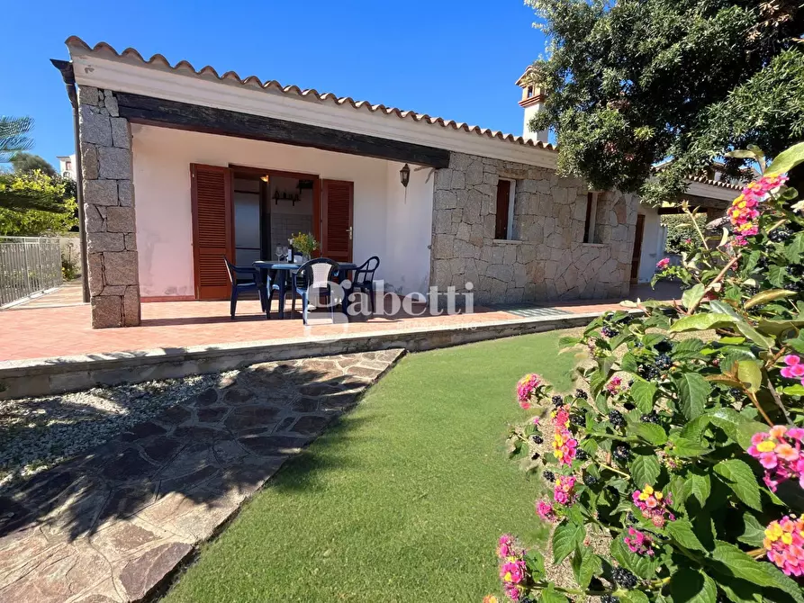 Immagine 48 di Villa in vendita  in Via Diomede, 13 a Budoni