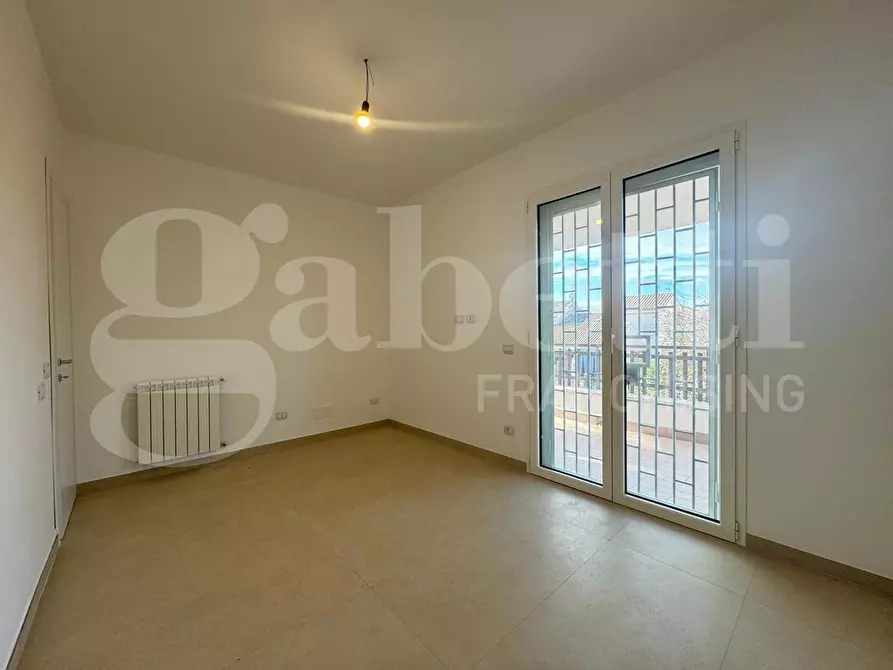 Immagine 23 di Villa in vendita  in Viale piave, 76 a Ardea