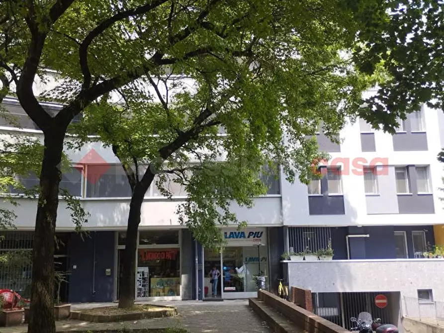 Immagine 2 di Negozio in vendita  in Via XXV APRILE, 1 a Binasco