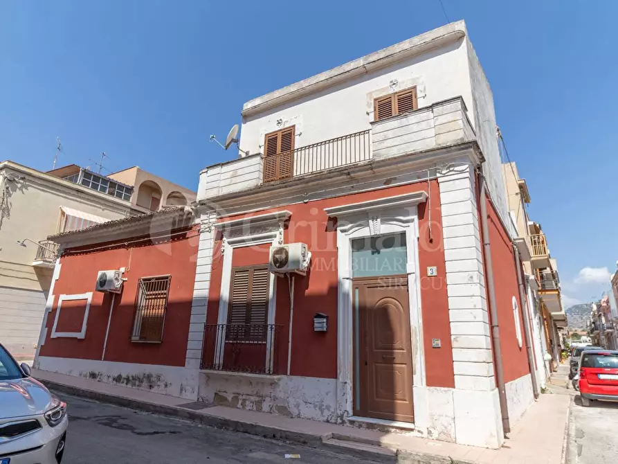 Immagine 1 di Casa indipendente in vendita  in Via Emilio Zola, 3 a Avola