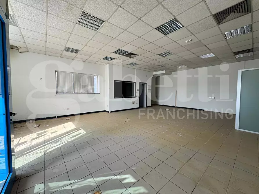 Immagine 3 di Magazzino in vendita  in Via Nazionale, 80 a Bellante