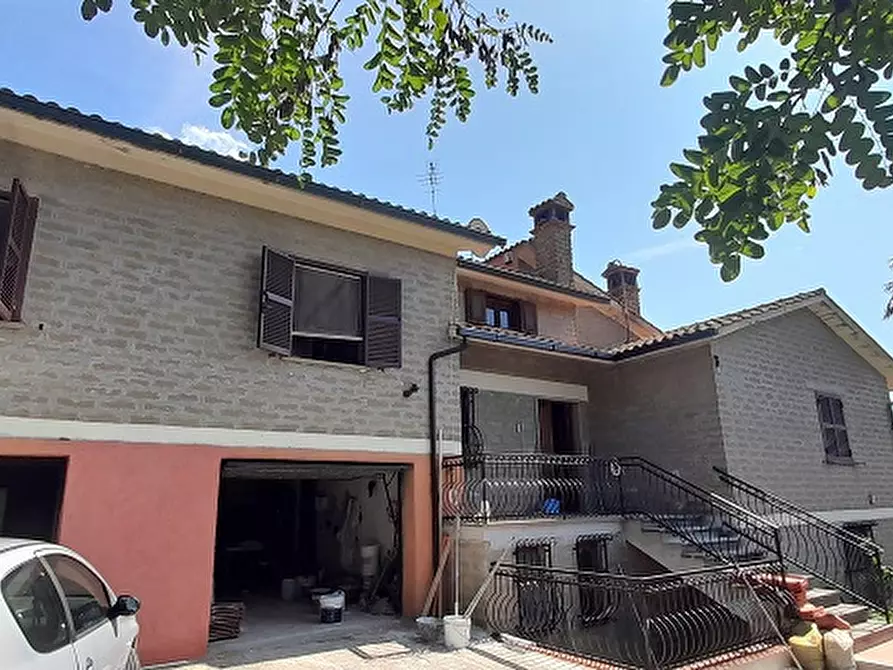 Immagine 3 di Villa in vendita  in Via CANALE, 86 a Manziana
