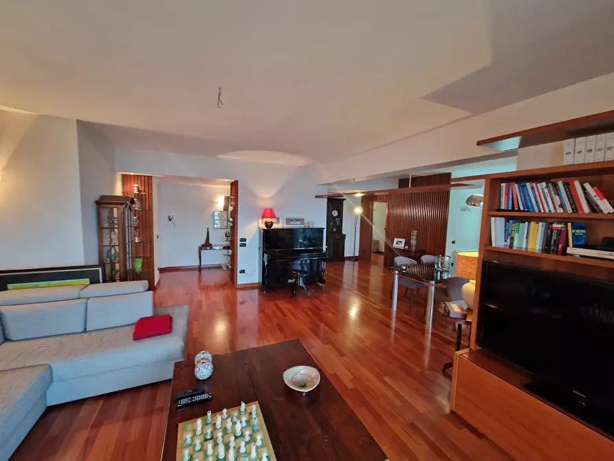 Immagine 9 di Appartamento in vendita  in Via Nuova Panoramica dello Stretto, 582 a Messina