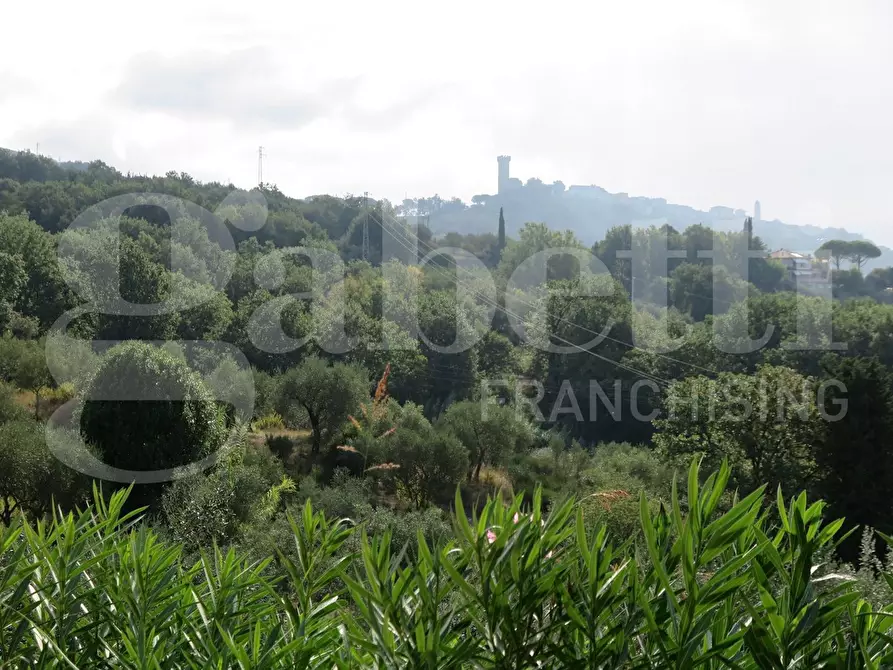 Immagine 3 di Villa in vendita  in Via montecchio, 3 a Castelnuovo Magra