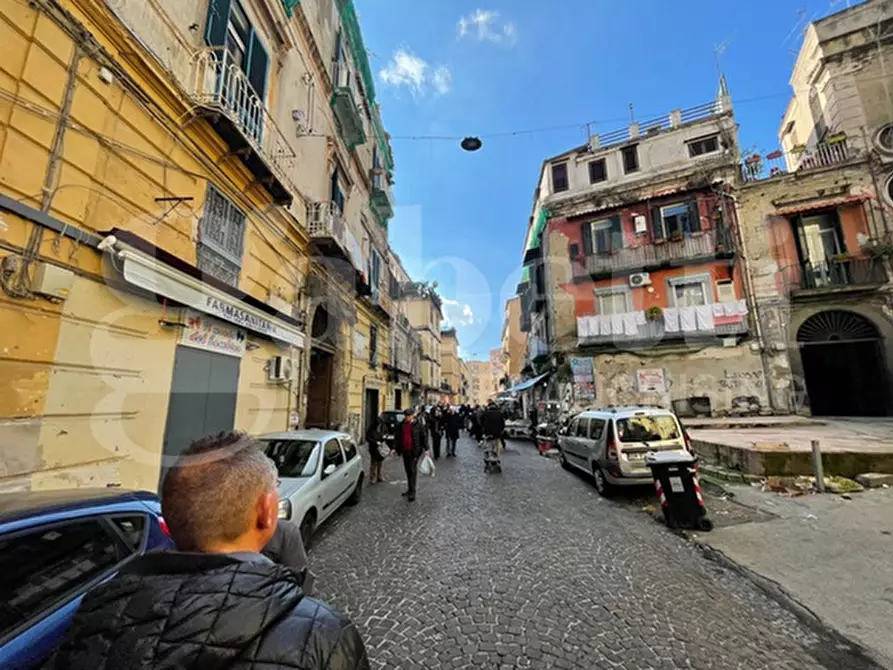 Immagine 7 di Negozio in vendita  in Via Annella di Massimo a Napoli