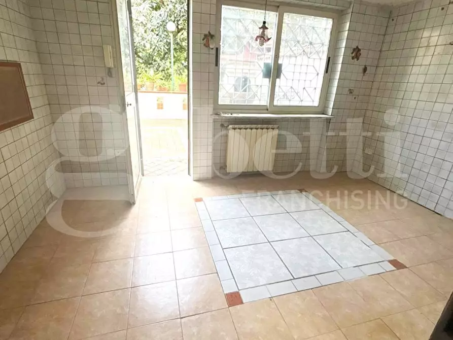 Immagine 10 di Appartamento in vendita  in Via San Carlo Alle Mortelle a Napoli