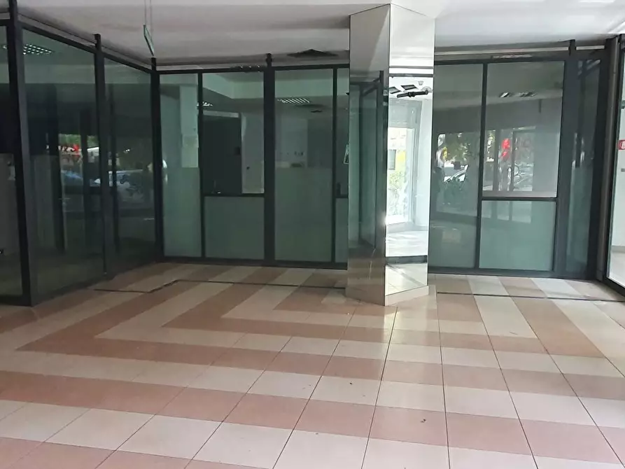 Immagine 5 di Magazzino in vendita  in Via Messina, 17- 17A a Palermo