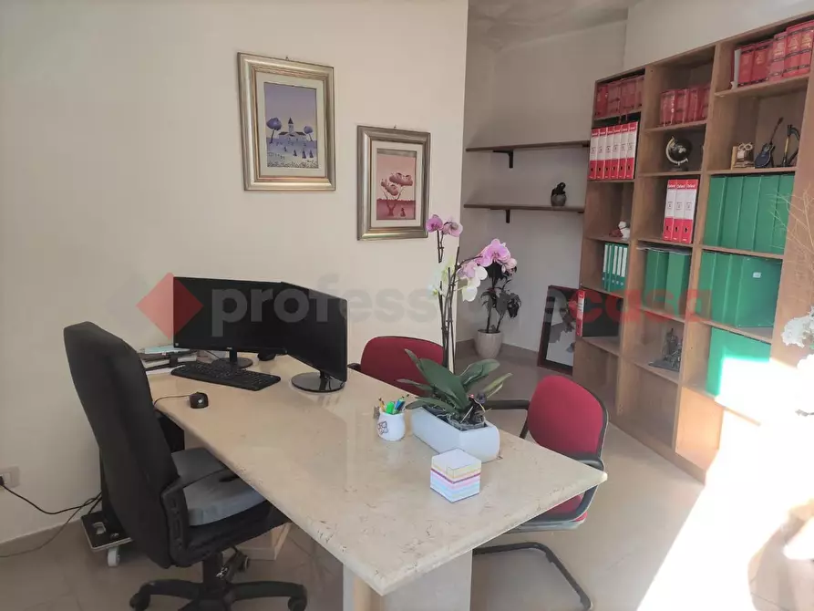 Immagine 10 di Ufficio in vendita  in Via 3 Settembre a Spoleto