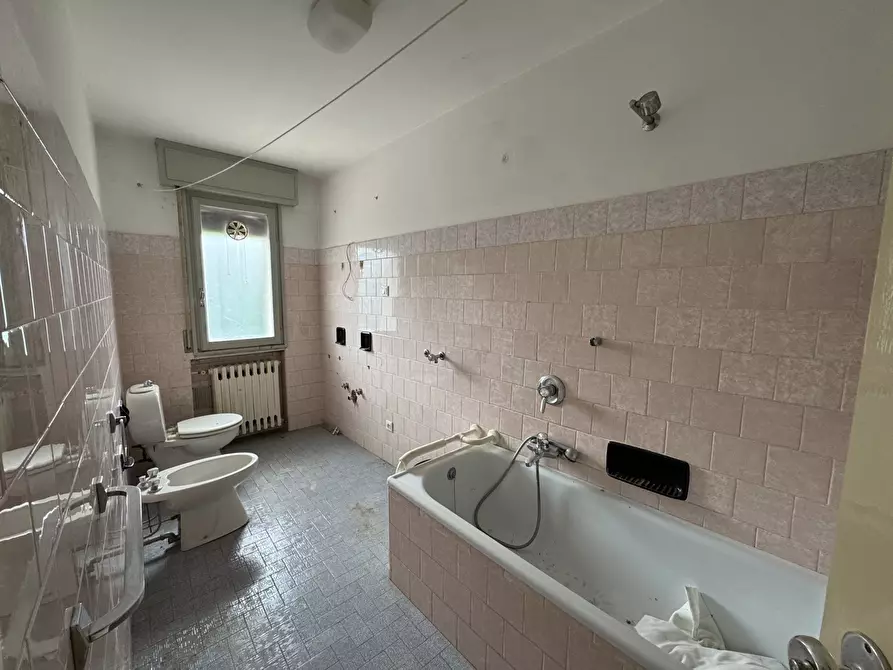 Immagine 11 di Appartamento in vendita  in Via dell'Angelo Custode, 19 a Bologna