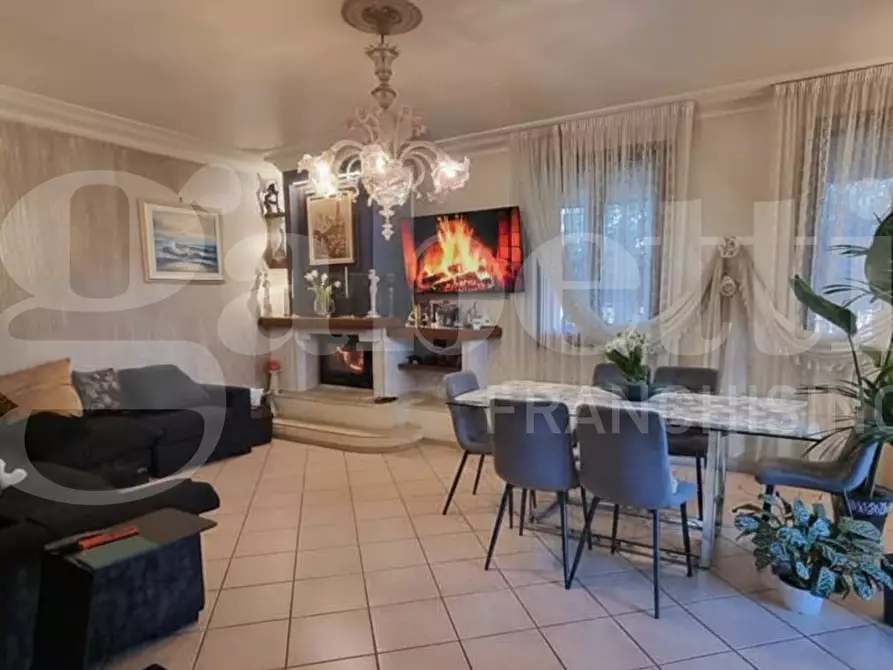 Immagine 1 di Villa in vendita  in Via CONA, Via Trieste, 21 a Cona