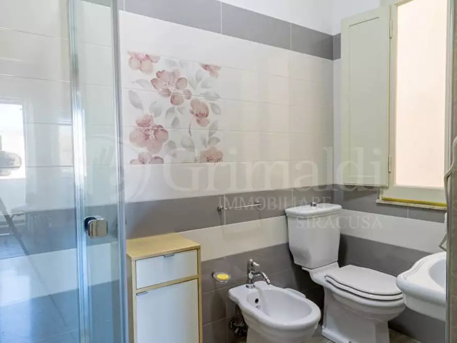Immagine 10 di Appartamento in vendita  in Piazza Umberto I Vico Dolfi, 0 a Avola