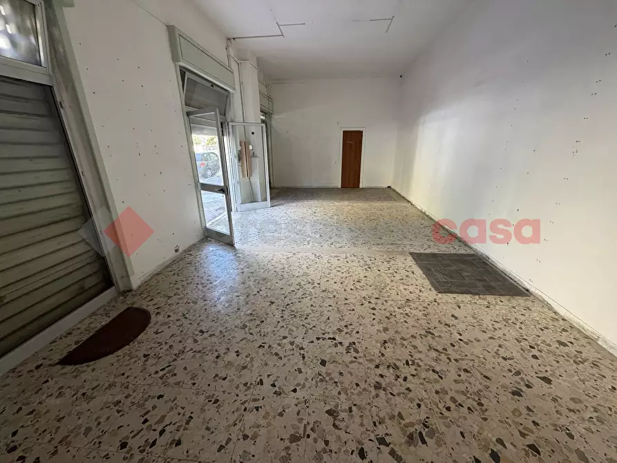 Immagine 6 di Negozio in affitto  in Via Pierantoni, snc a Santa Maria Capua Vetere