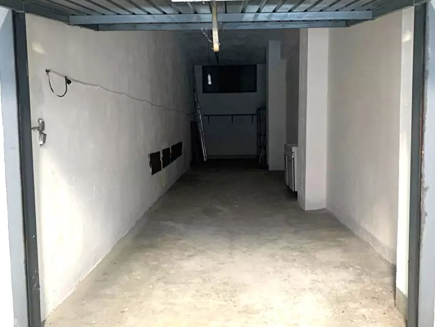 Immagine 5 di Box auto in vendita  in Viale Roma, 7 a Bologna