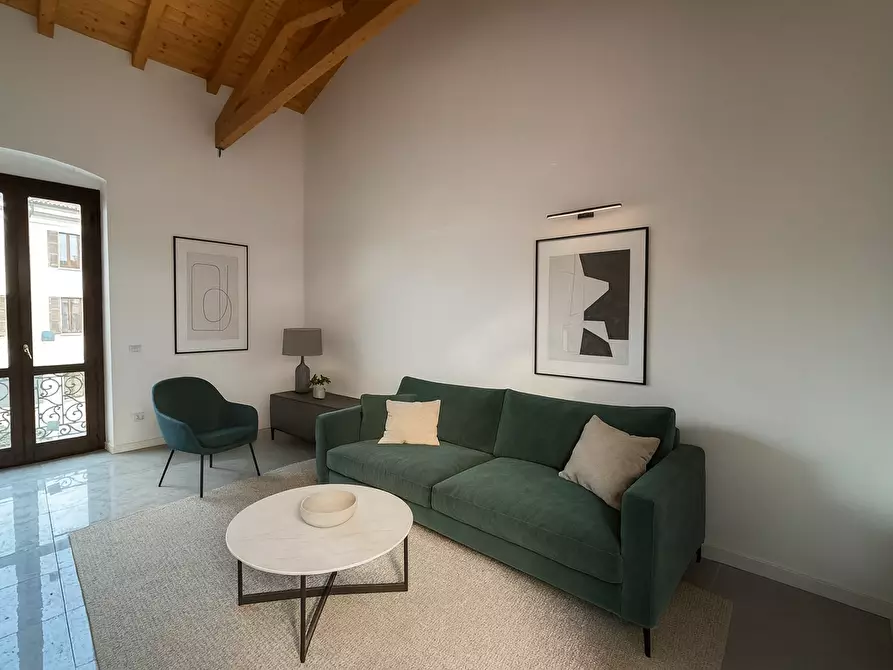 Immagine 3 di Appartamento in vendita  in Piazza Martiri della libertÃ , 35 a Chiari