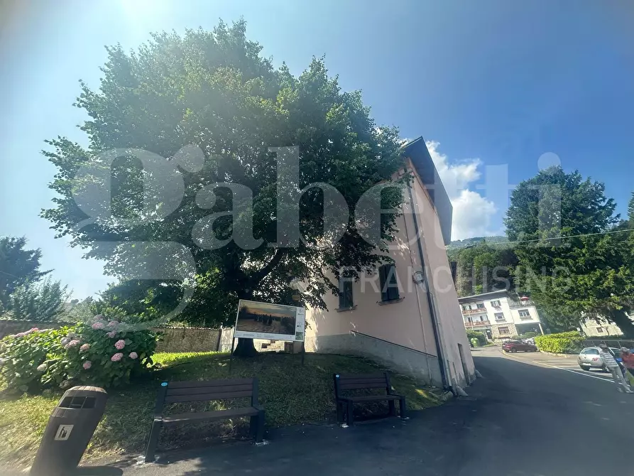 Immagine 2 di Palazzo in vendita  in Via Piave, SNC a Magreglio