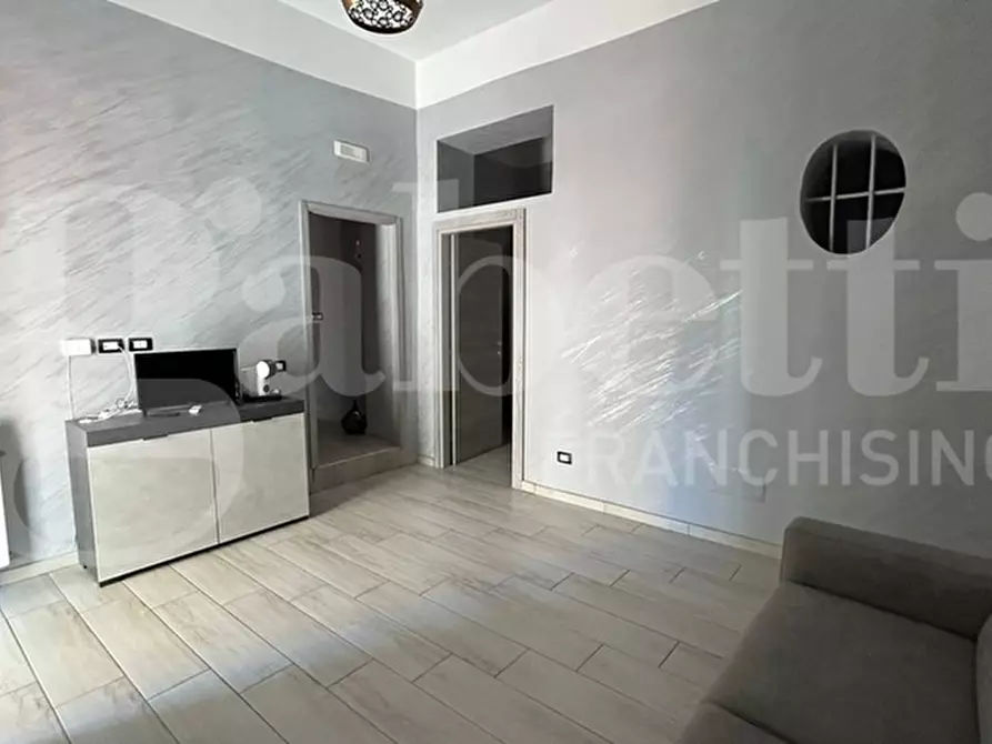 Immagine 1 di Appartamento in vendita  in Via Felice Cavallotti a Napoli