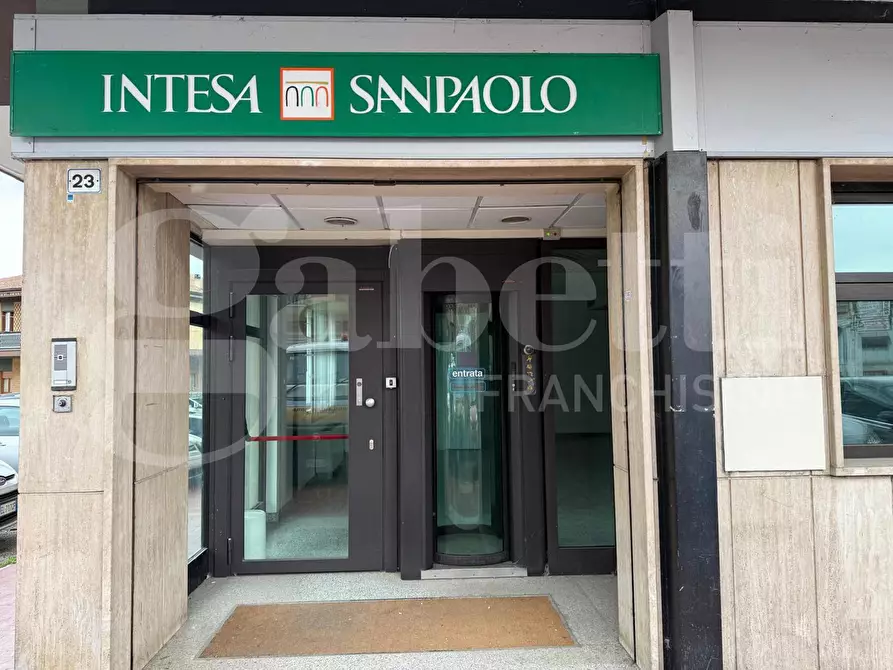 Immagine 1 di Negozio in vendita  in Via LAMA, 23 a Rieti