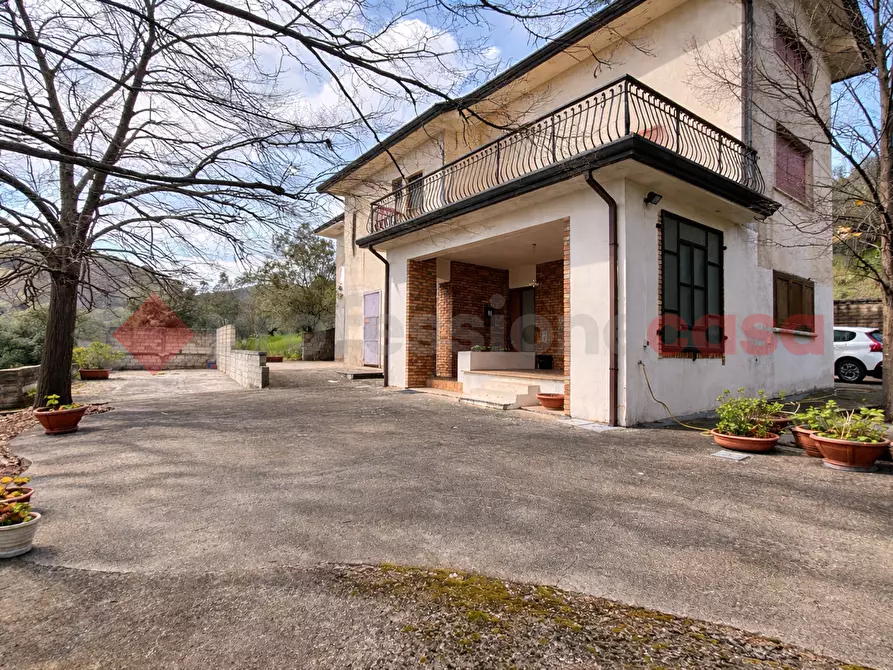 Immagine 2 di Villa in vendita  in Strada Regionale 155, 37 a Alatri