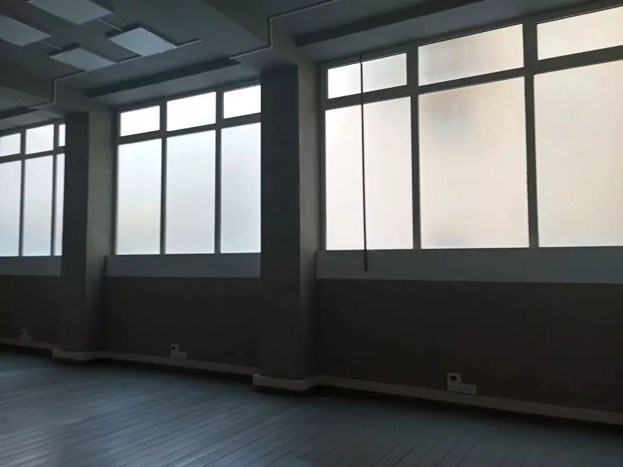 Immagine 7 di Negozio in affitto  in Via CAVOUR a Firenze