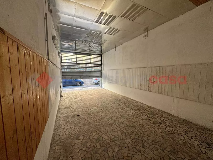 Immagine 3 di Negozio in affitto  in Viale DUSE a Firenze