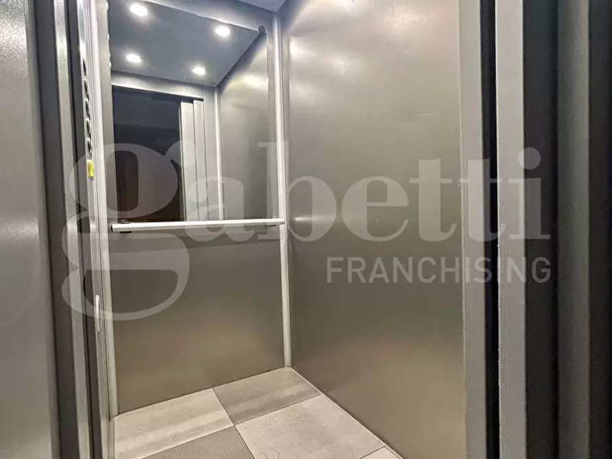 Immagine 9 di Appartamento in vendita  in Via enrico bompiani, 44 a Roma