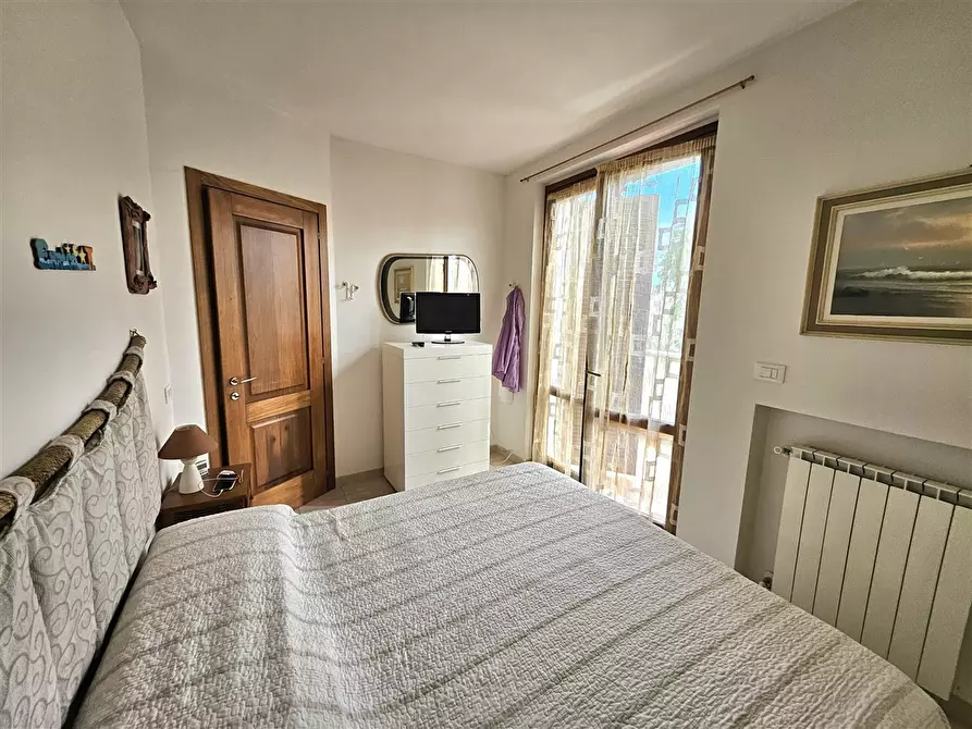 Immagine 15 di Villetta a schiera in vendita  in Via FIVIZZANO, 1 a Massa