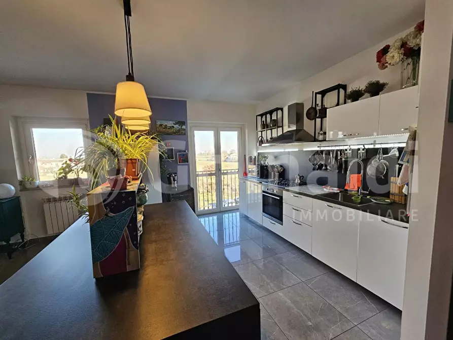 Immagine 8 di Appartamento in vendita  in Via UNGARETTI, SNC a Inverno E Monteleone