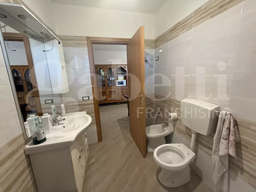 Immagine 28 di Casa indipendente in vendita  in Viale MAGNA GRECIA, 128/B a Catanzaro