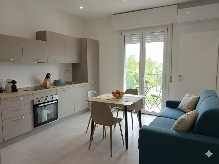 Immagine 5 di Appartamento in affitto  in Viale romagna lido di savio, 38 a Ravenna