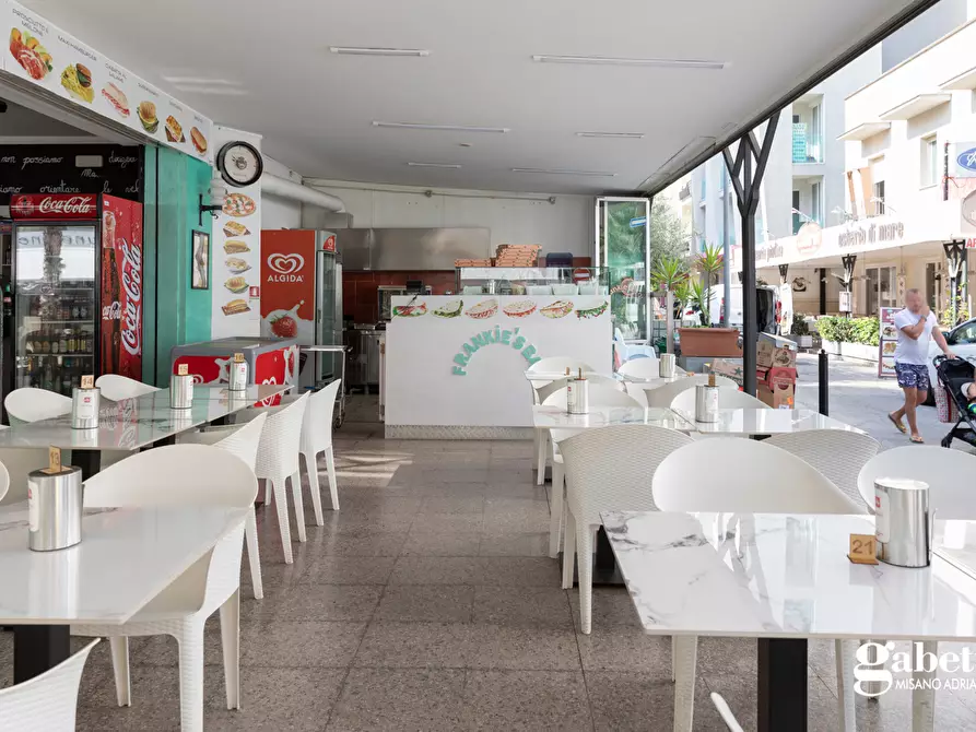 Immagine 17 di Bar / Ristorante in vendita  in Via Dante a Cattolica