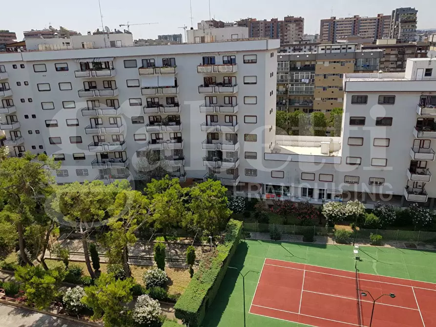 Immagine 47 di Appartamento in vendita  in Via R. SCHUMAN, 15 a Bari