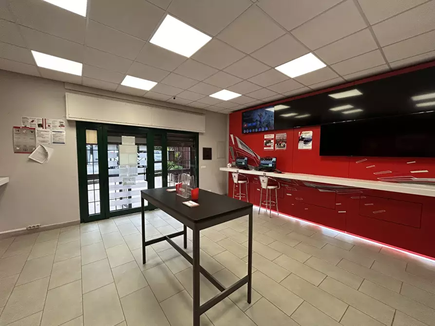 Immagine 8 di Attività commerciale in vendita  in Via Inzago, 119 a Roma