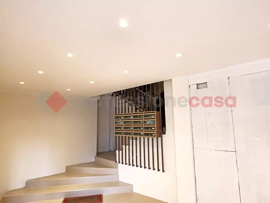 Immagine 2 di Appartamento in vendita  in Via GIUSSO a Bari