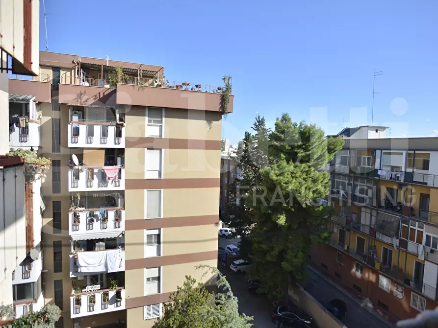Immagine 27 di Appartamento in vendita  in Viale delle Repubblica, 60 a Bari