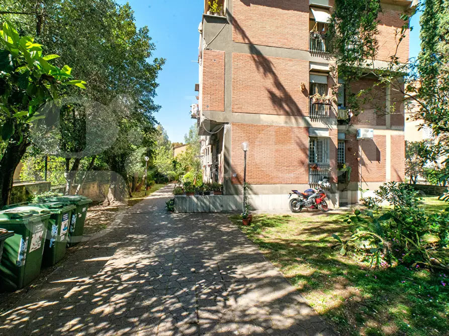 Immagine 2 di Appartamento in vendita  in Viale Oscar Sinigaglia, 11 a Roma