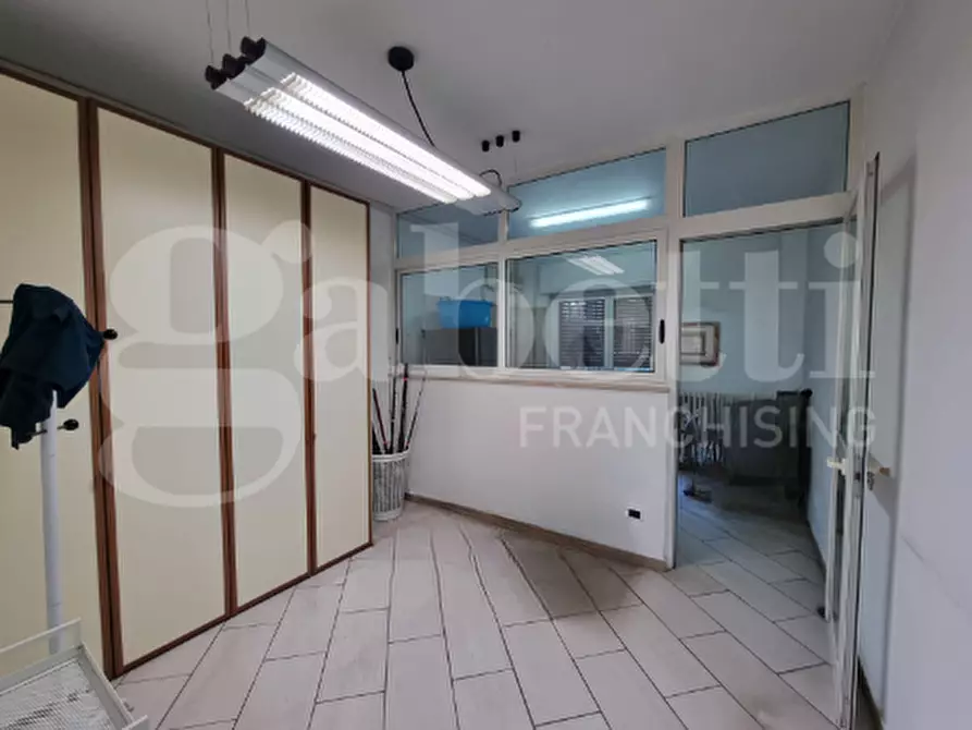 Immagine 8 di Appartamento in vendita  in Via della Resistenza a Bari