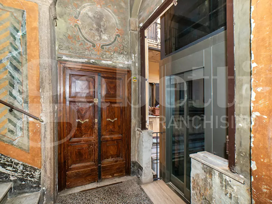 Immagine 10 di Appartamento in vendita  in Via di Parione, 17 a Roma