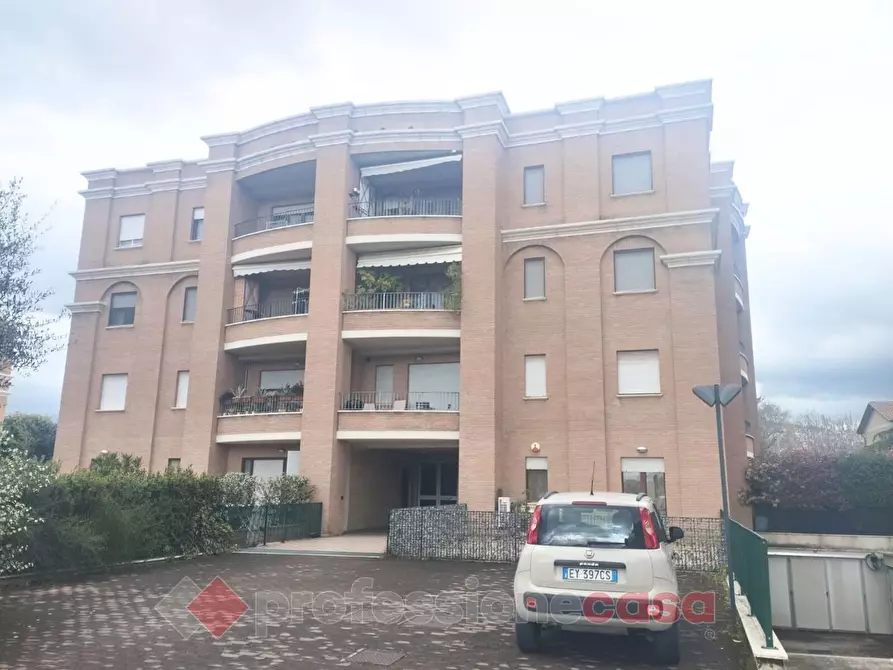 Immagine 1 di Box auto in vendita  in Viale Gabriele d' annunzio a Assisi