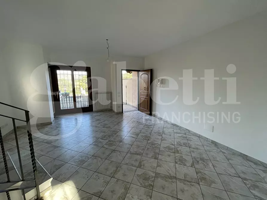 Immagine 9 di Casa bifamiliare in vendita  in Via dei Ciclamini, 25 a Rocca Di Papa