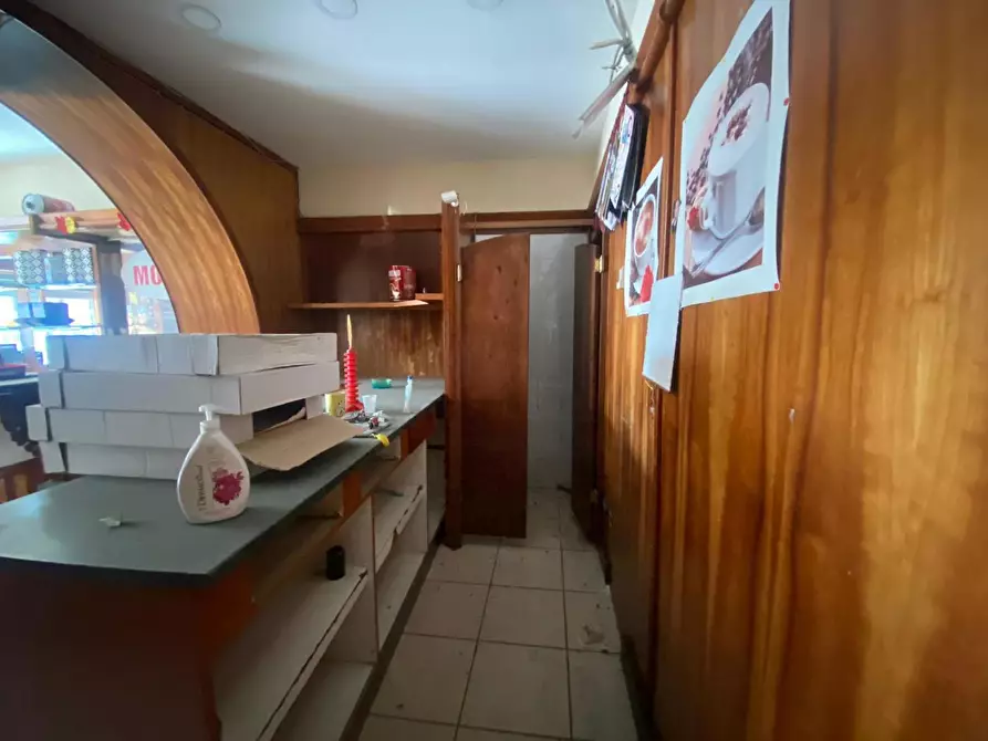 Immagine 4 di Appartamento in vendita  in Via della Stadera, 57 a Napoli
