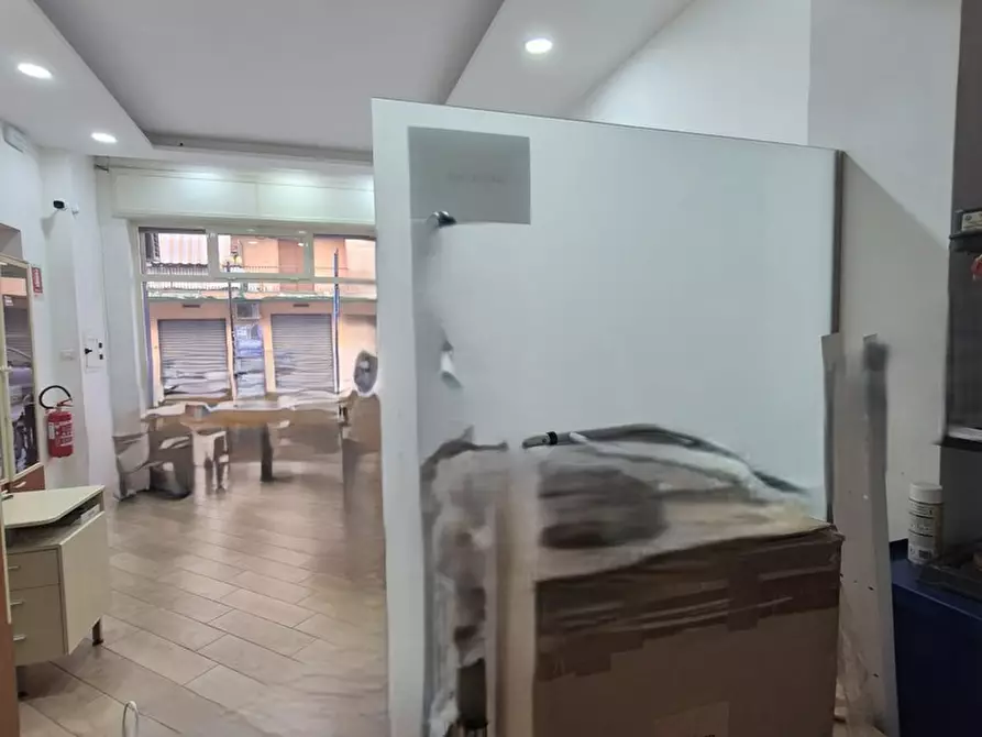 Immagine 6 di Negozio in affitto  in Via Fusco, 19 a Torre Annunziata