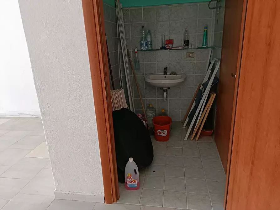 Immagine 5 di Magazzino in vendita  in Via Nazionale, 19 a Squillace