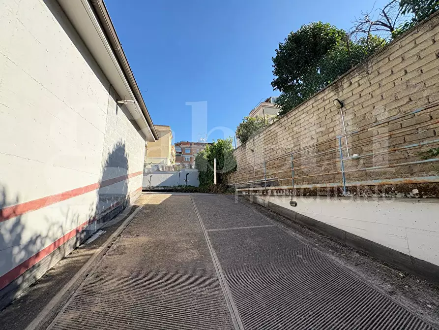 Immagine 5 di Box auto in vendita  in Via di bravetta a Roma