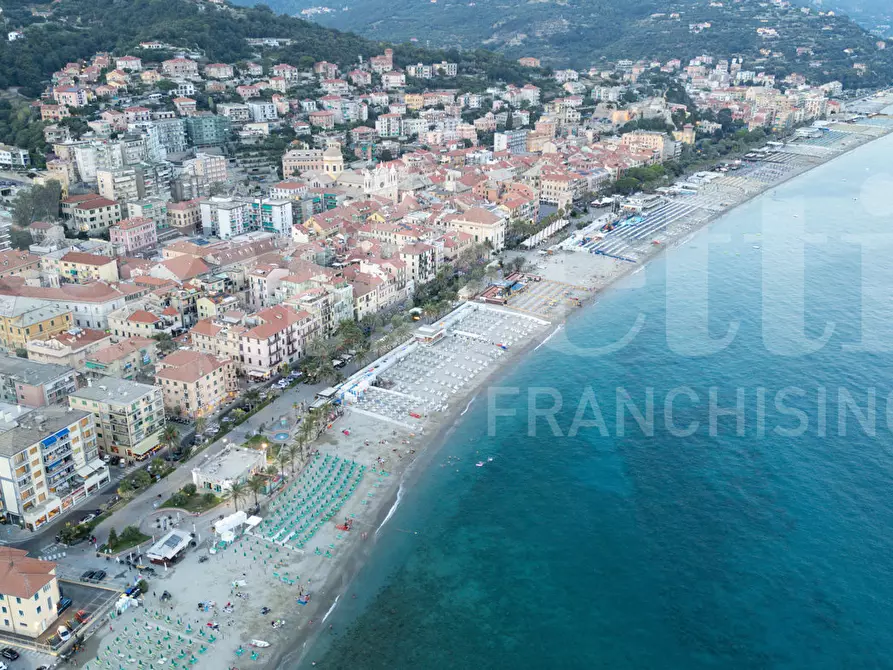 Immagine 16 di Loft/Open space in vendita  in Corso Europa a Finale Ligure